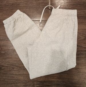 Lululemon Scuba Mid-Rise Jogger